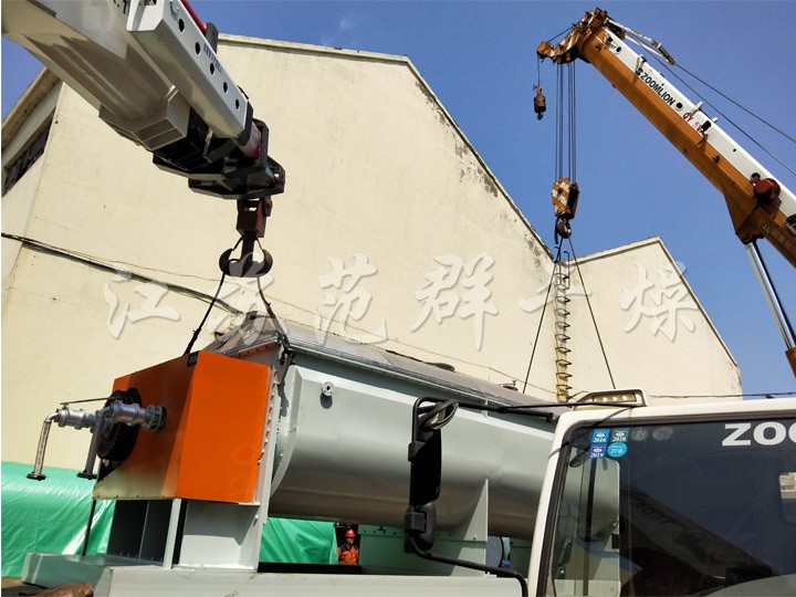 Hollow paddle drying equipment for sludge